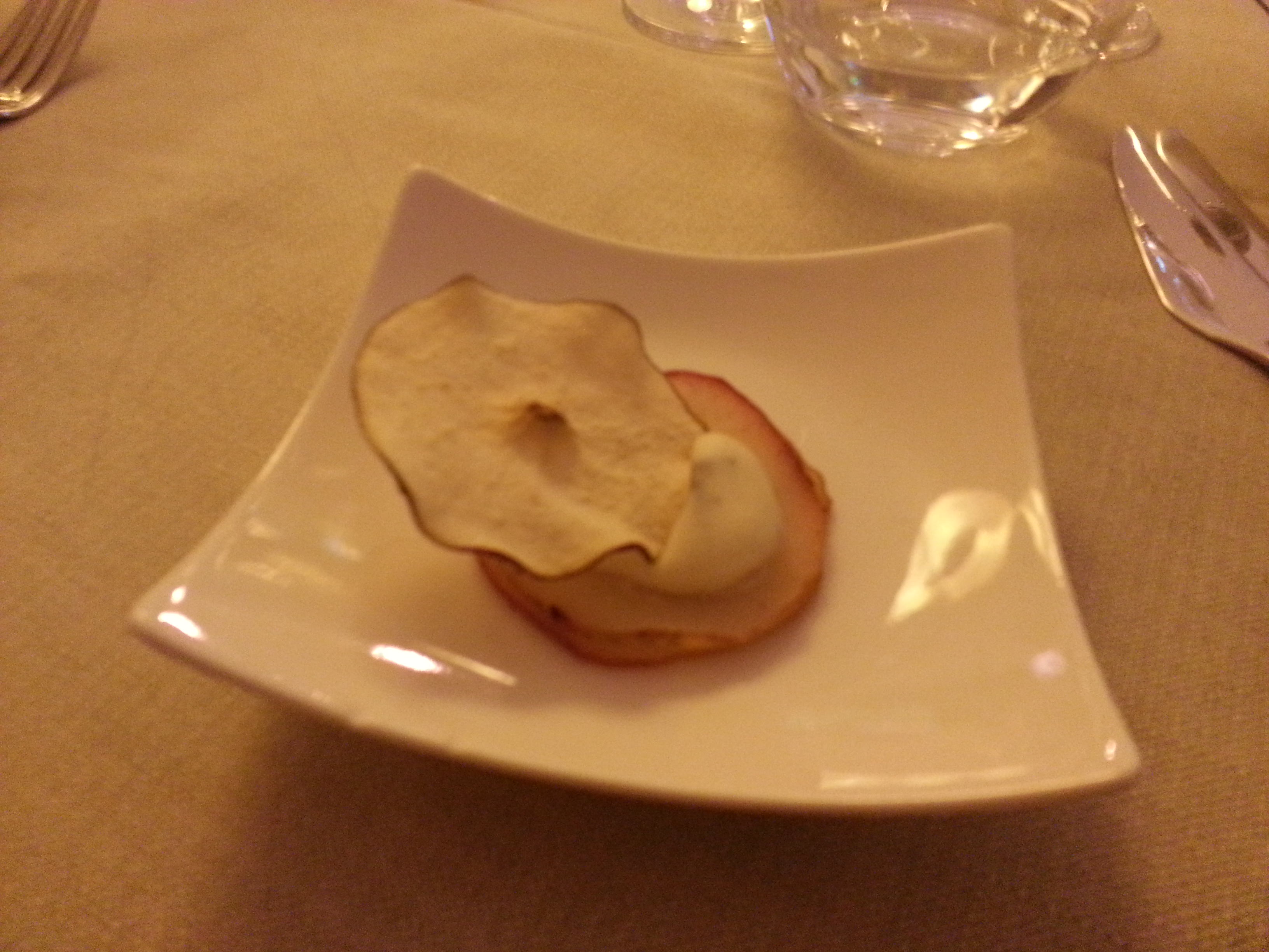 Amuse bouche: pere e gorgonzola
