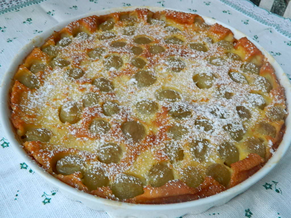 Di solito il clafoutis, nella versione tradizionale è preparato con le ciliegie