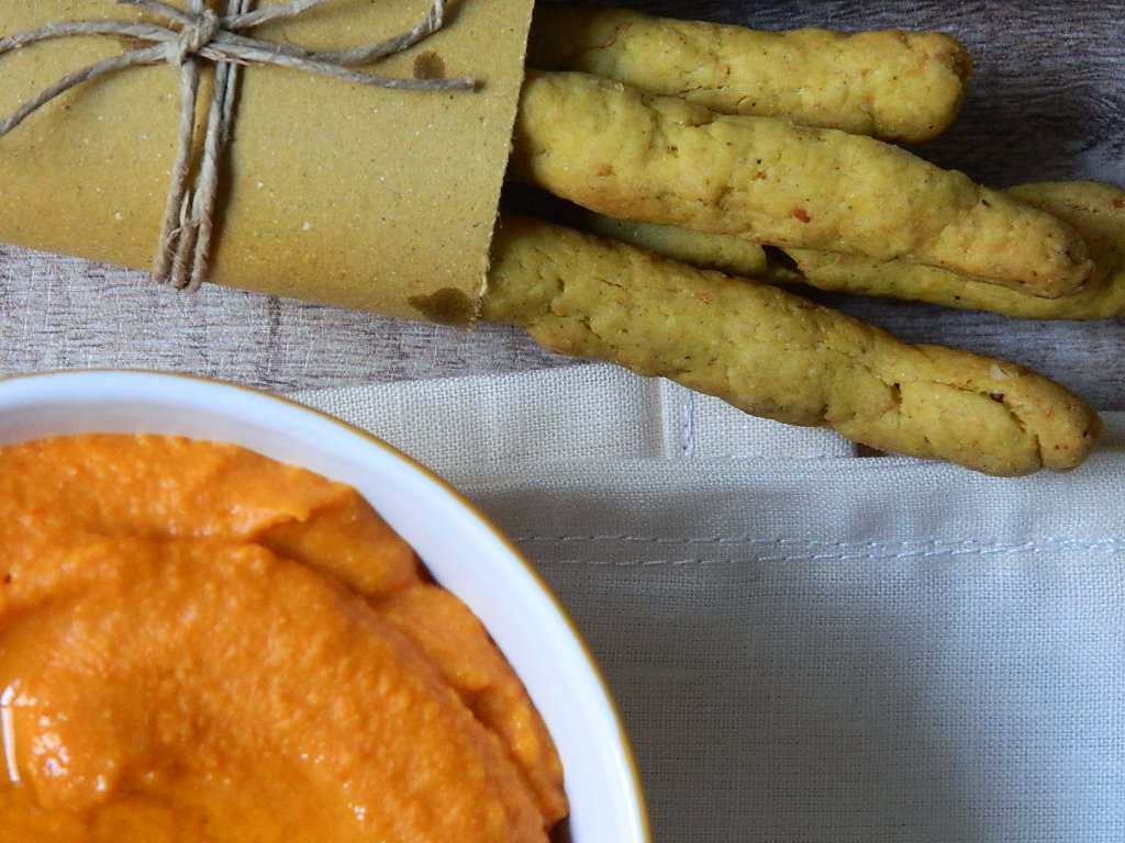 grissini e hummus ai peperoni 2