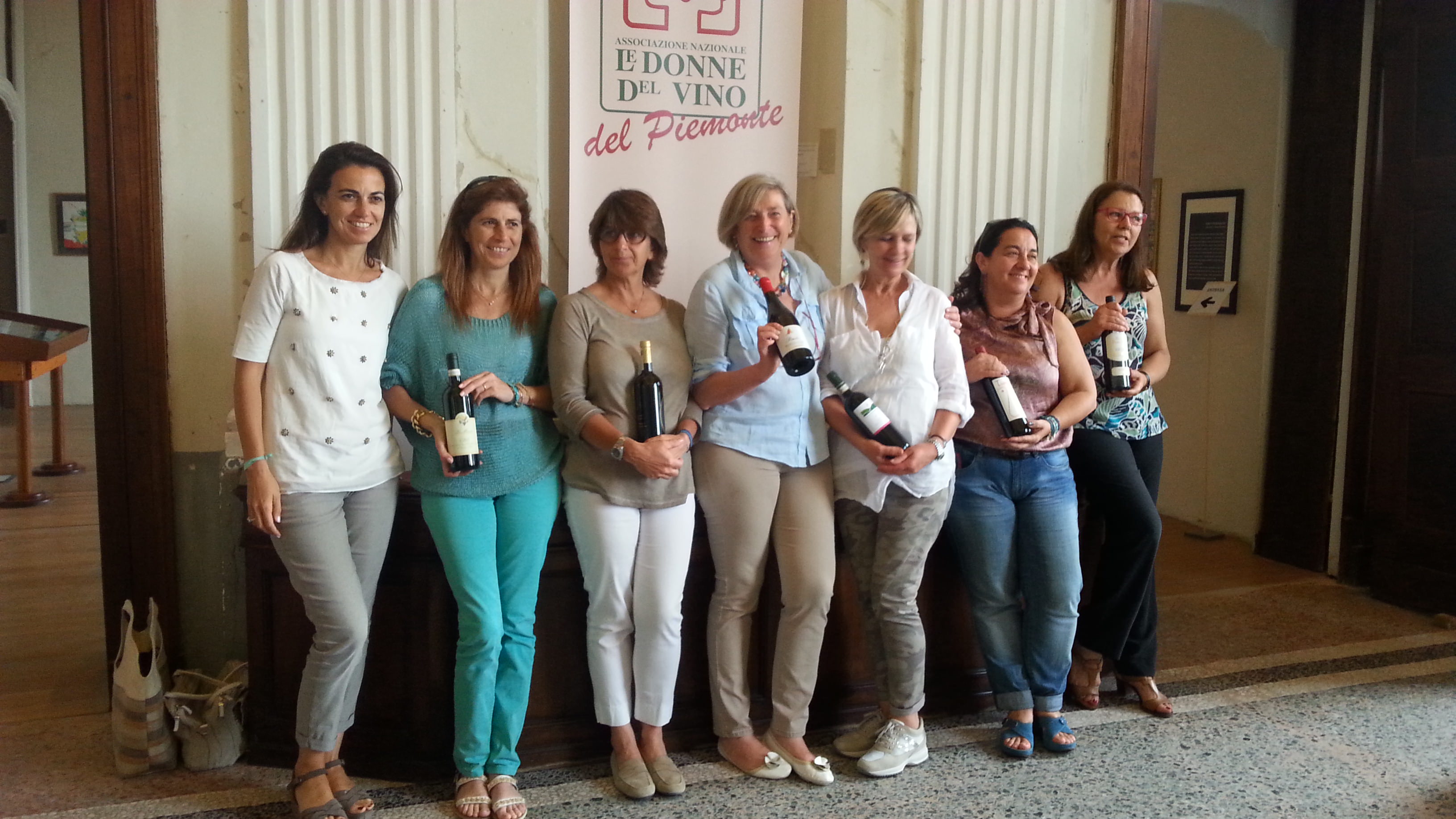 Alcune esponenti dellassociazione Donne del Vino del Piemonte