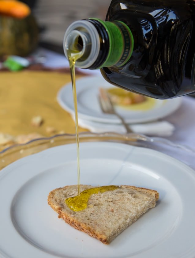 Pane e olio, una delle merende più buon edi sempre