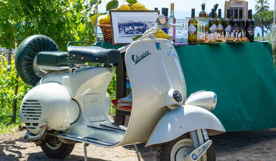 Wine&TheVespa i vintage tour di NapolinVespa per Wine&Thecity