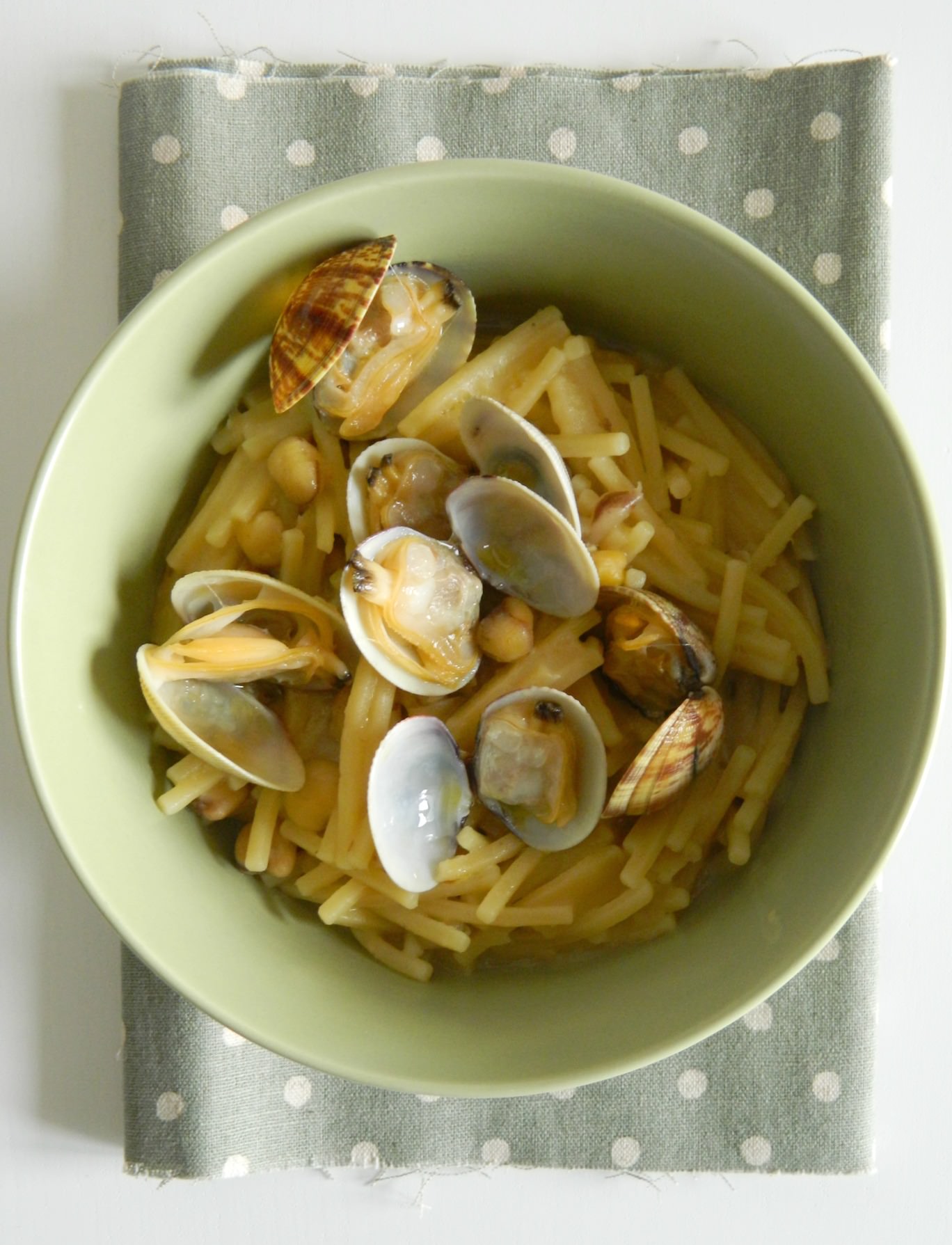 spaghetto quadrato spezzato cicerchie e e vongole_1